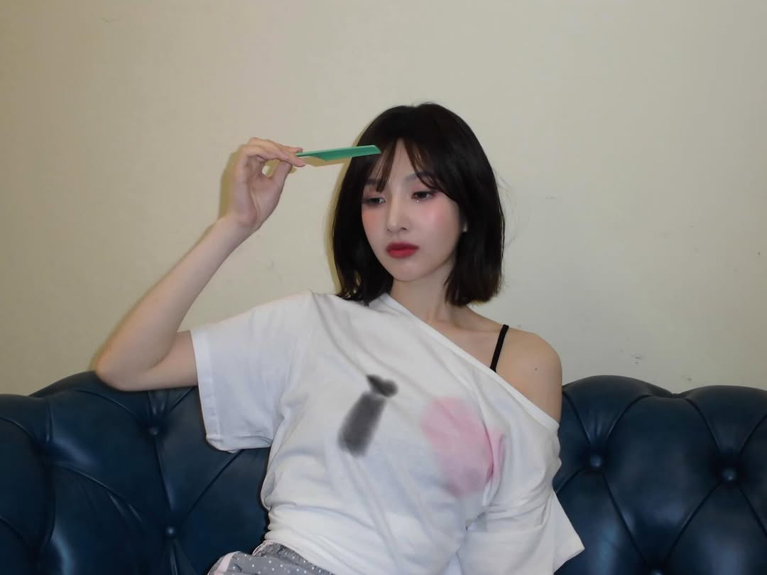 Behind-the-scenes cut of Red Velvet