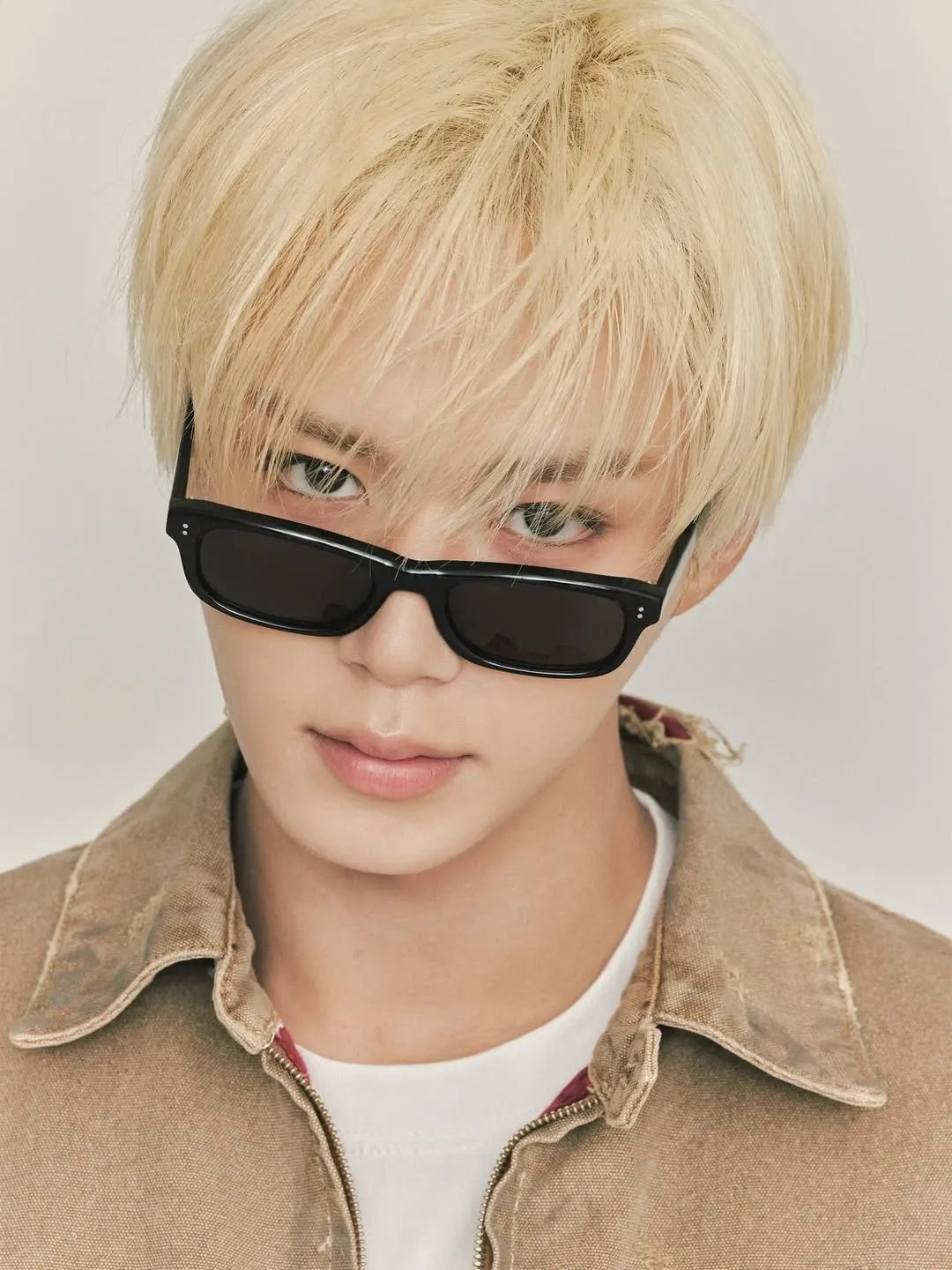 Behind-the-scenes cut of Kim Junseo (ALPHA DRIVE ONE)