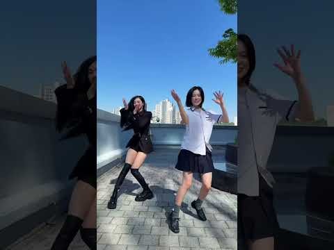 ITZYの最近の活動写真