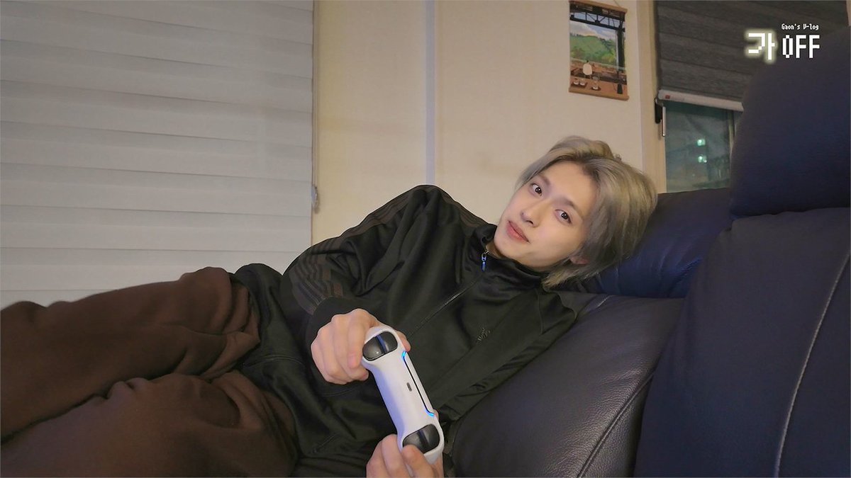 A moment captured by Xdinary Heroes's fan