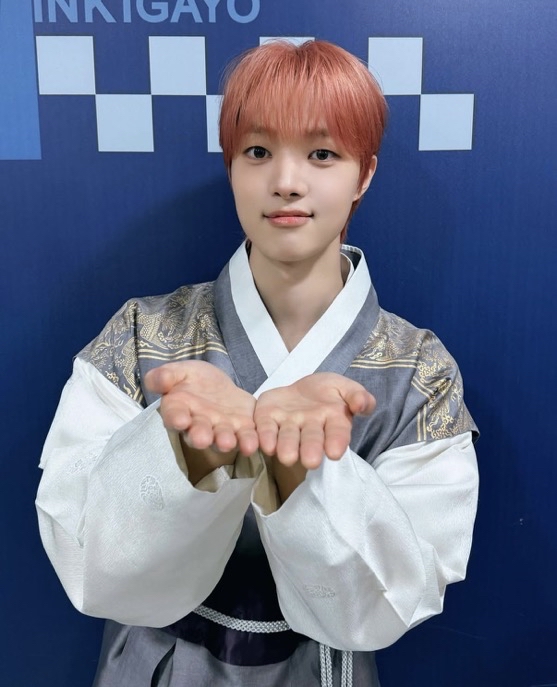 Recent activity shot of EJ (&TEAM)