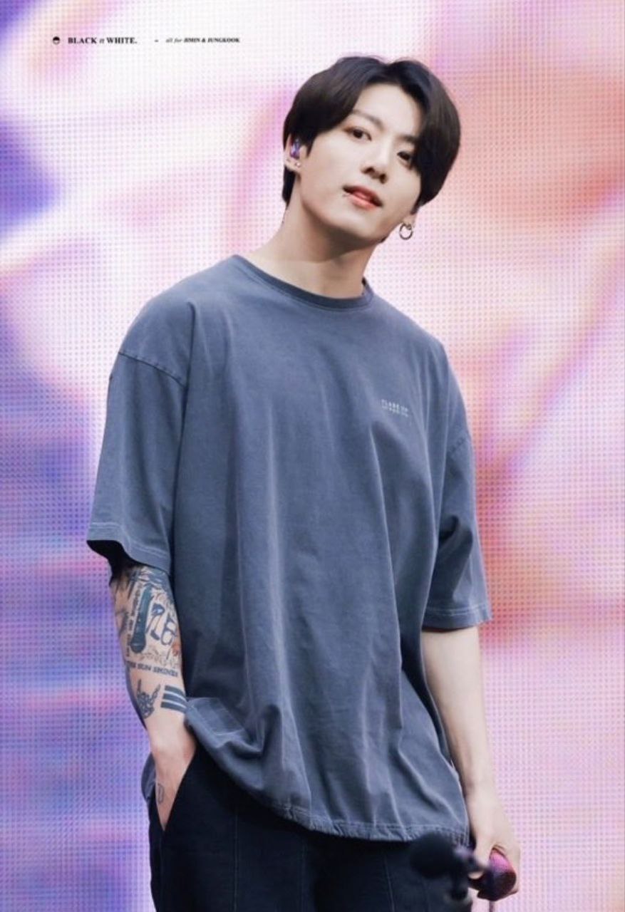 Foto aktivitas terbaru Jungkook (BTS)