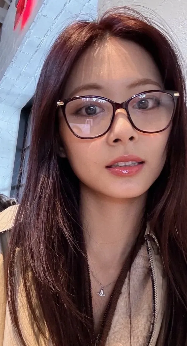 Today's most popular wallpaper in the Tzuyu (TWICE) community