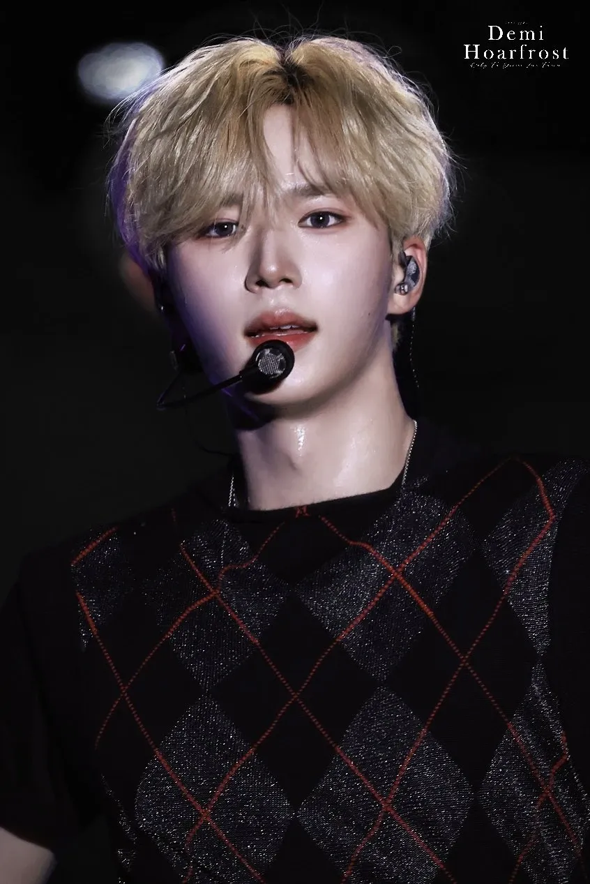 Behind-the-scenes cut of Kim Junseo (ALPHA DRIVE ONE)
