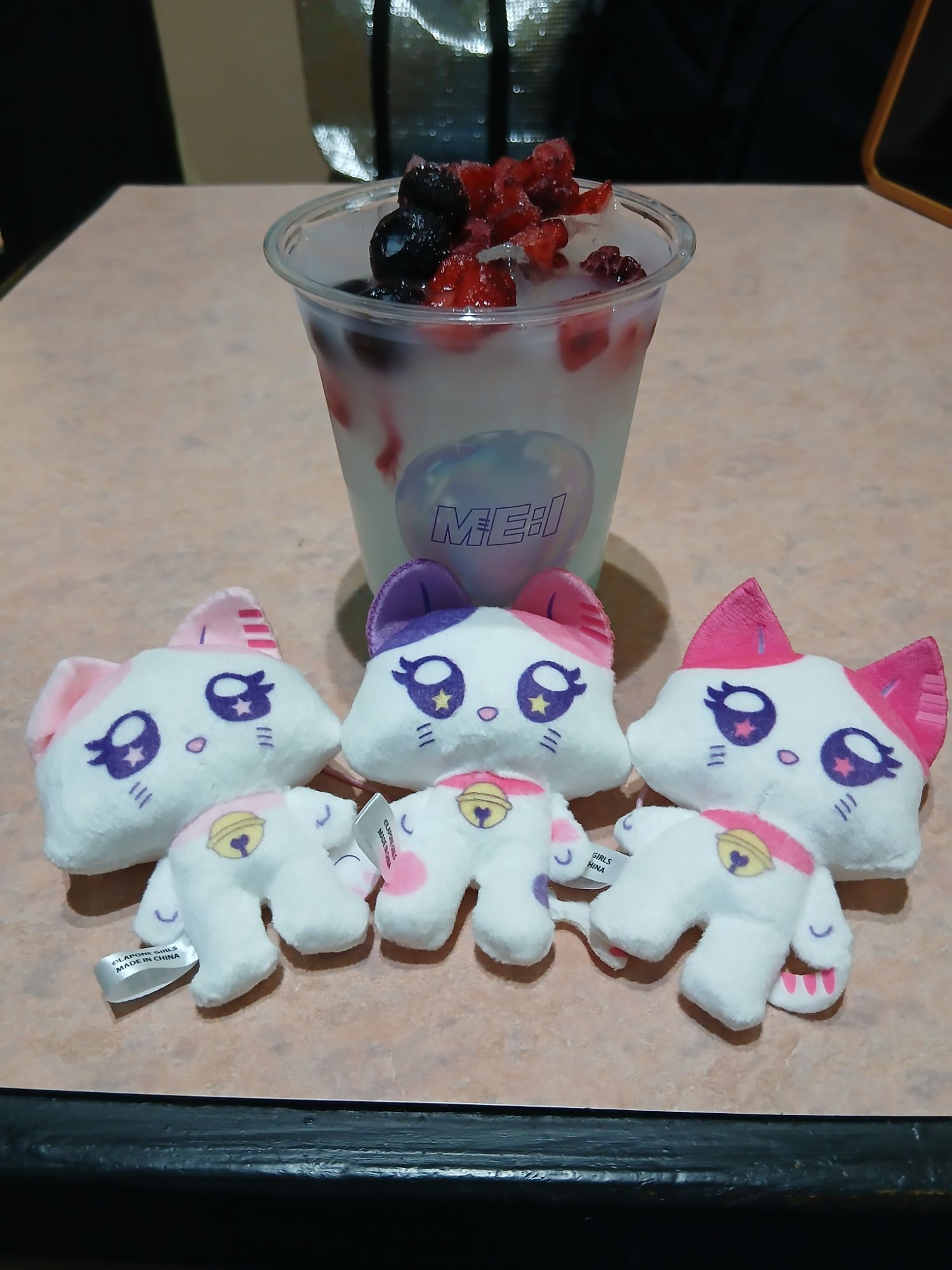 Behind-the-scenes cut of ME:I