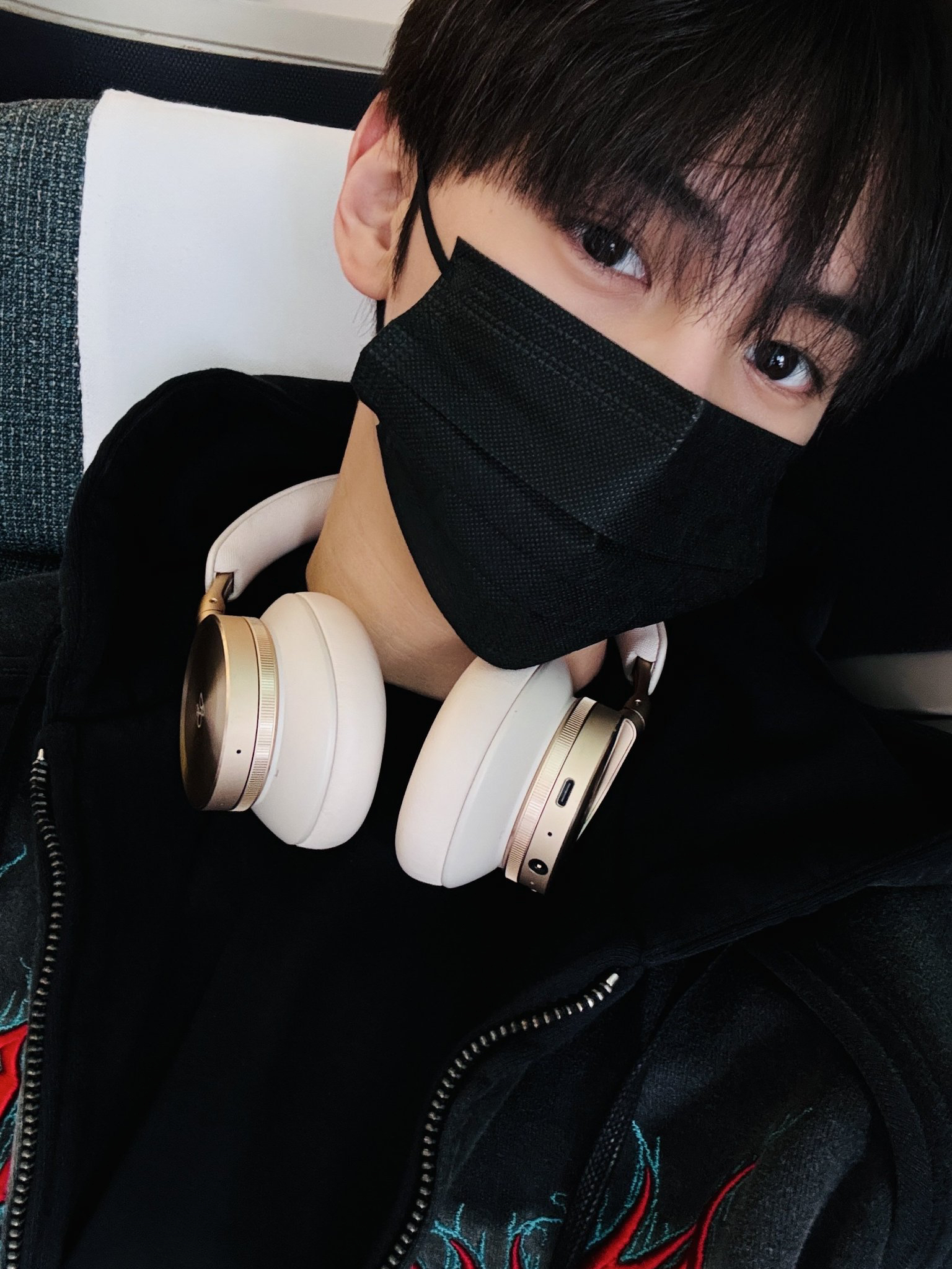 A moment captured by Kim Gyuvin's fan