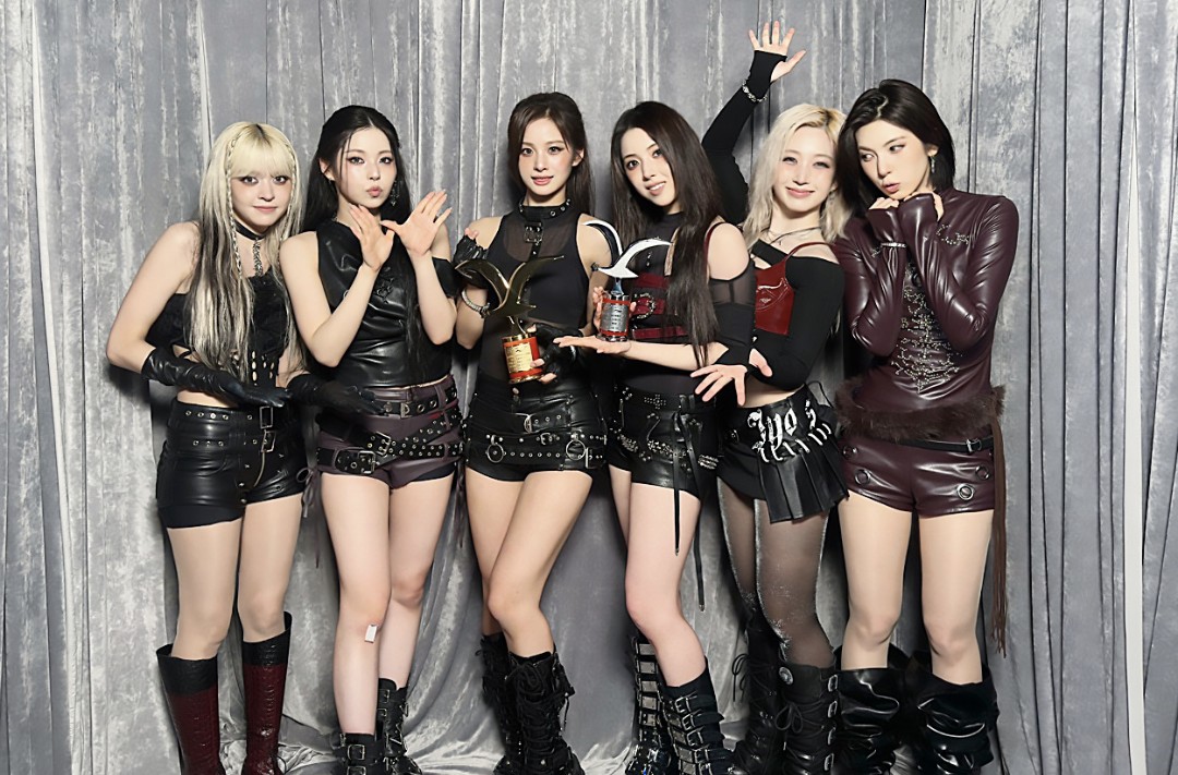 Behind-the-scenes cut of NMIXX