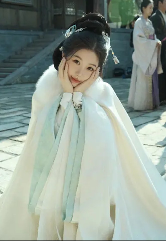 Behind-the-scenes cut of Esther Yu