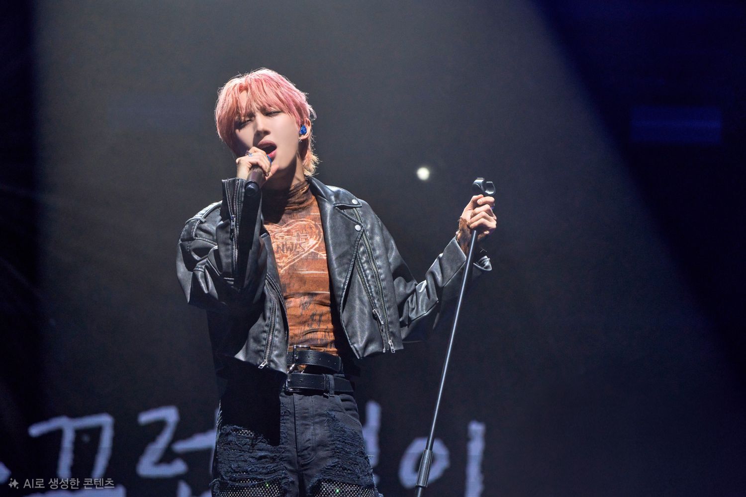 Latest photo of Hui (PENTAGON)