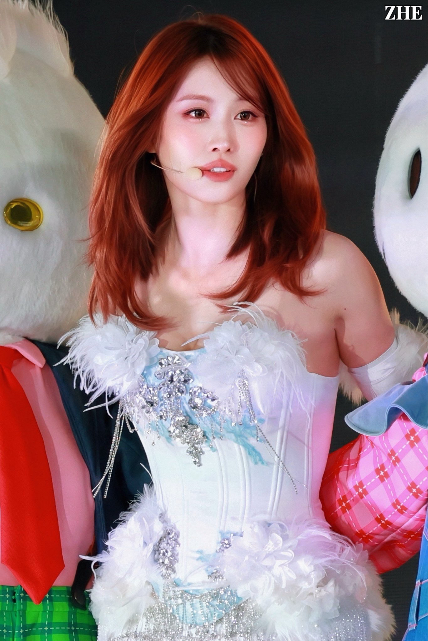 Behind-the-scenes cut of Momo (TWICE)