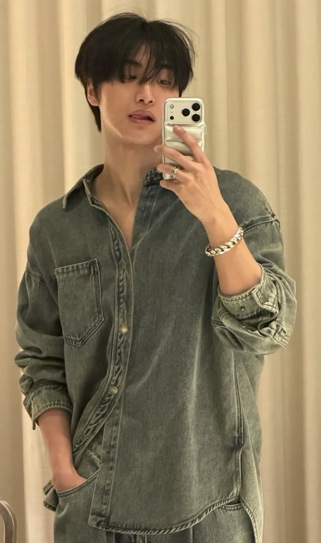 A heartfelt wallpaper shared by Seonghwa (ATEEZ)'s fans