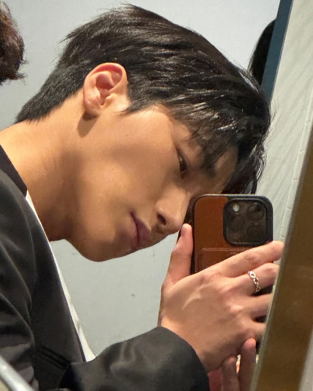 산 (에이티즈)의 비하인드 컷