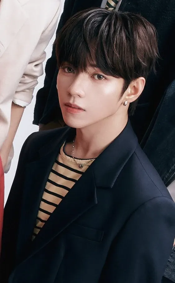 Behind-the-scenes cut of JL (AHOF)