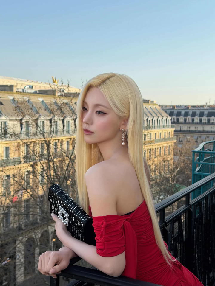 Recent activity shot of Yeji (ITZY)