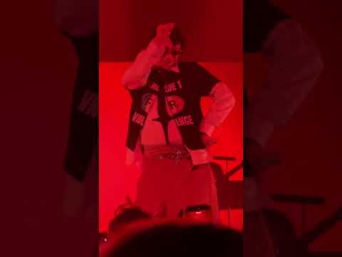Behind-the-scenes cut of WOODZ