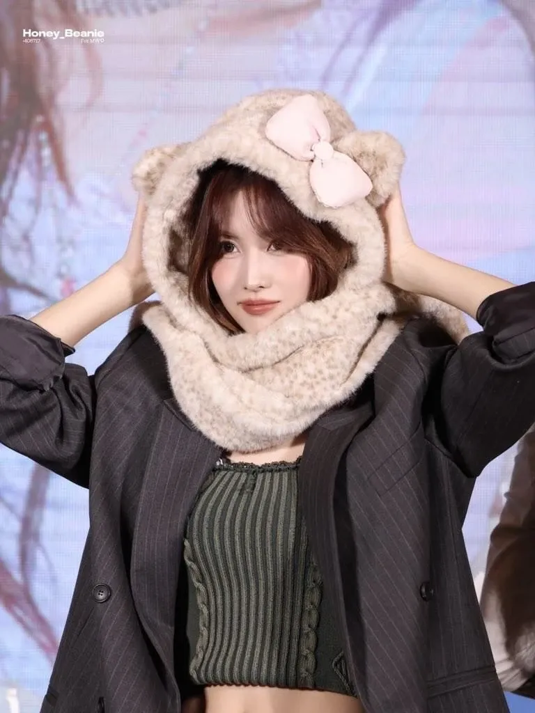 Recent activity shot of Momo (TWICE)