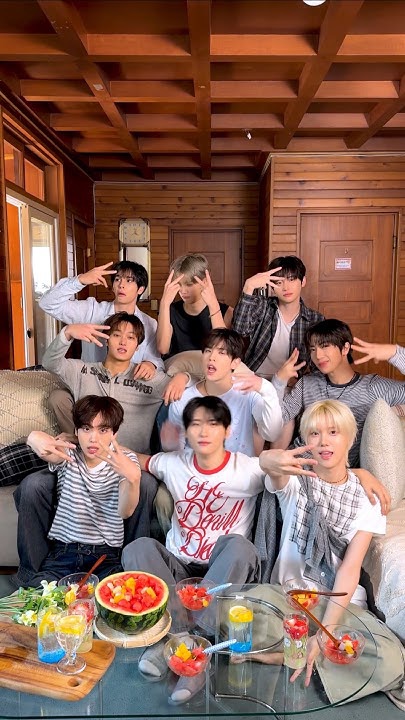 A heartfelt wallpaper shared by CRAVITY's fans