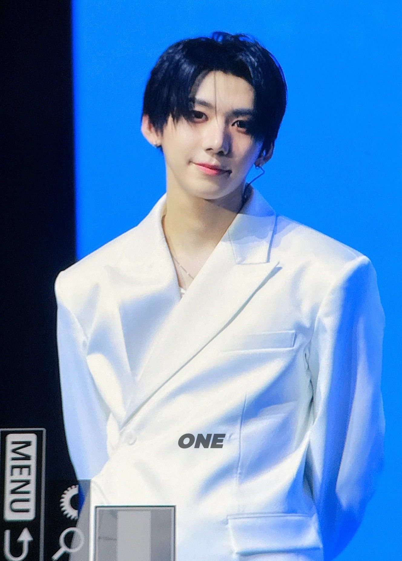 Behind-the-scenes cut of Park Han (AHOF)