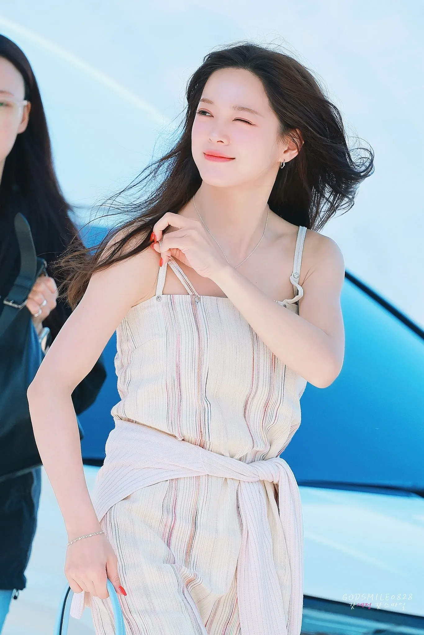 Behind-the-scenes cut of Sejeong (I.O.I)