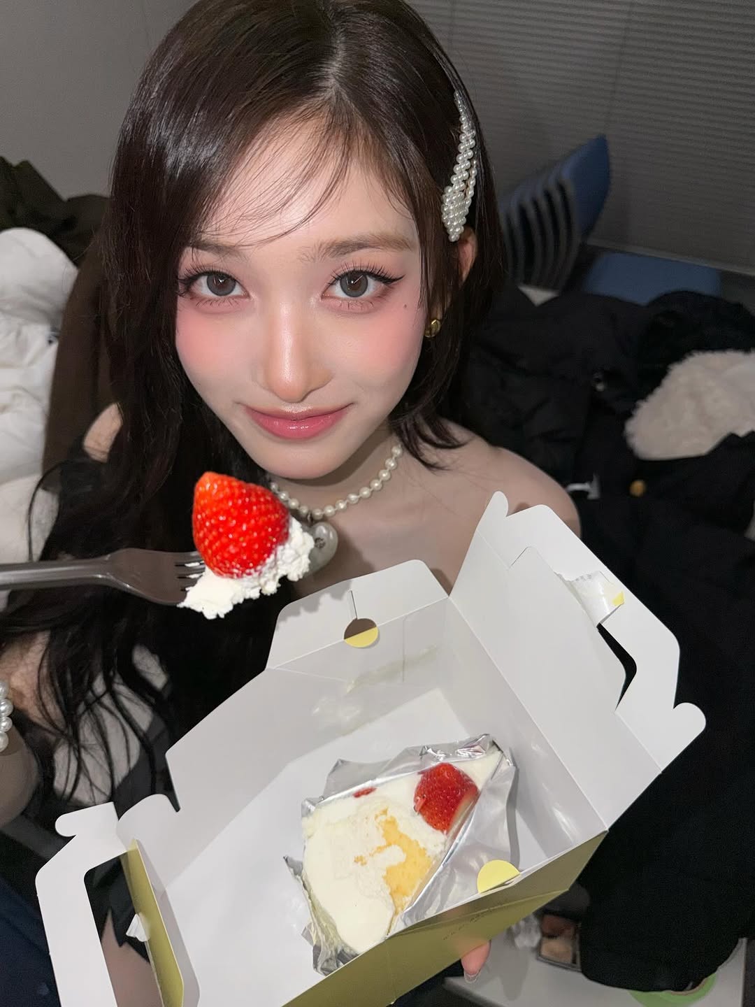 Behind-the-scenes cut of Leeseo (IVE)