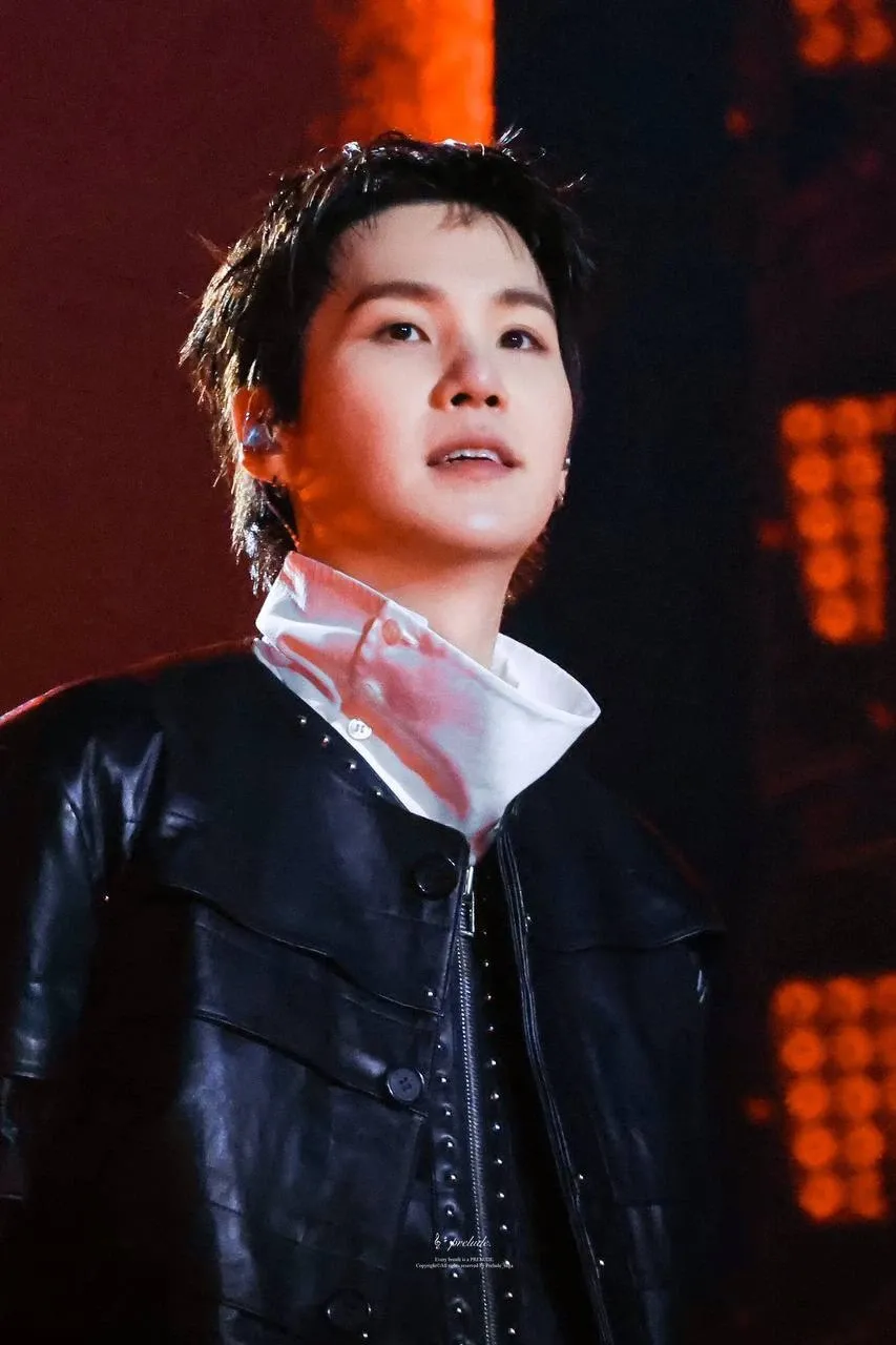 슈가 (방탄소년단)의 최신 사진