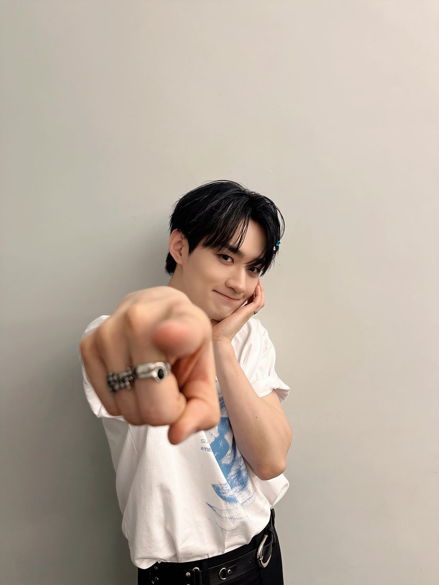 Recent activity shot of VERIVERY