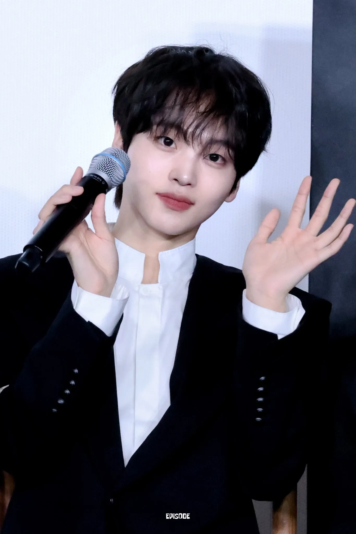 형준 (CRAVITY)의 비하인드 컷