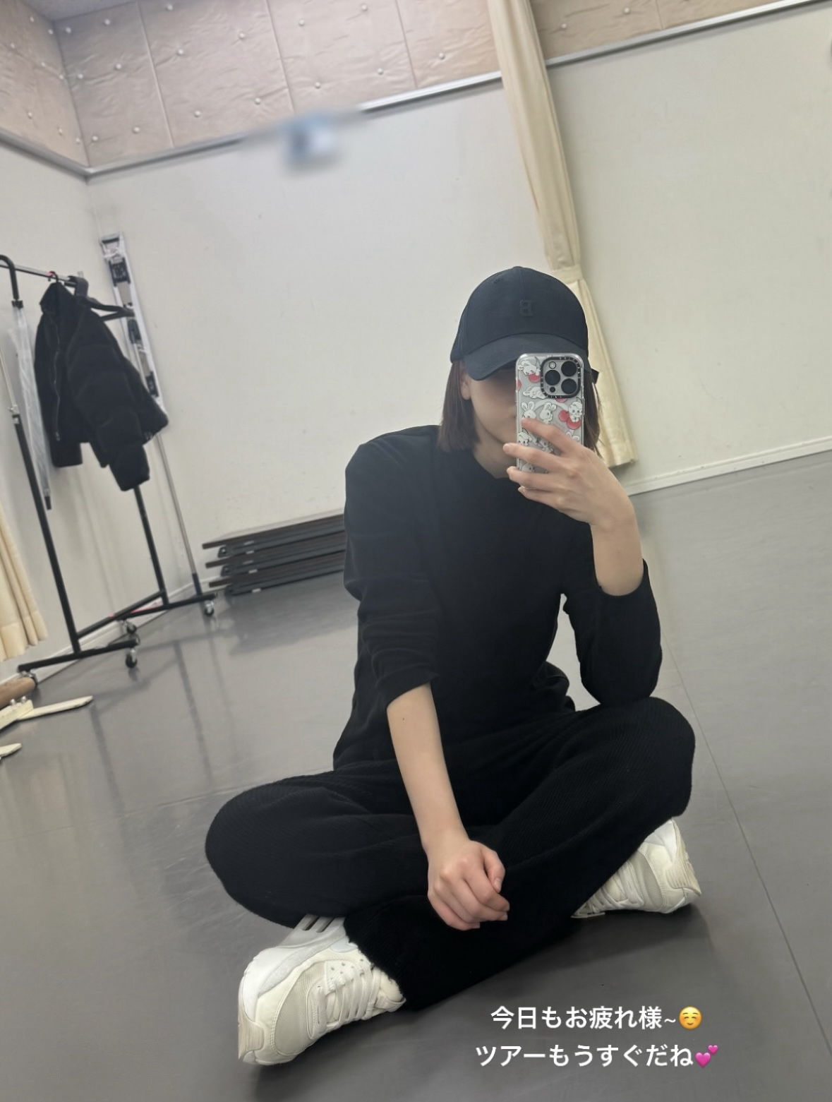 マコ (NiziU)の舞台裏ショット