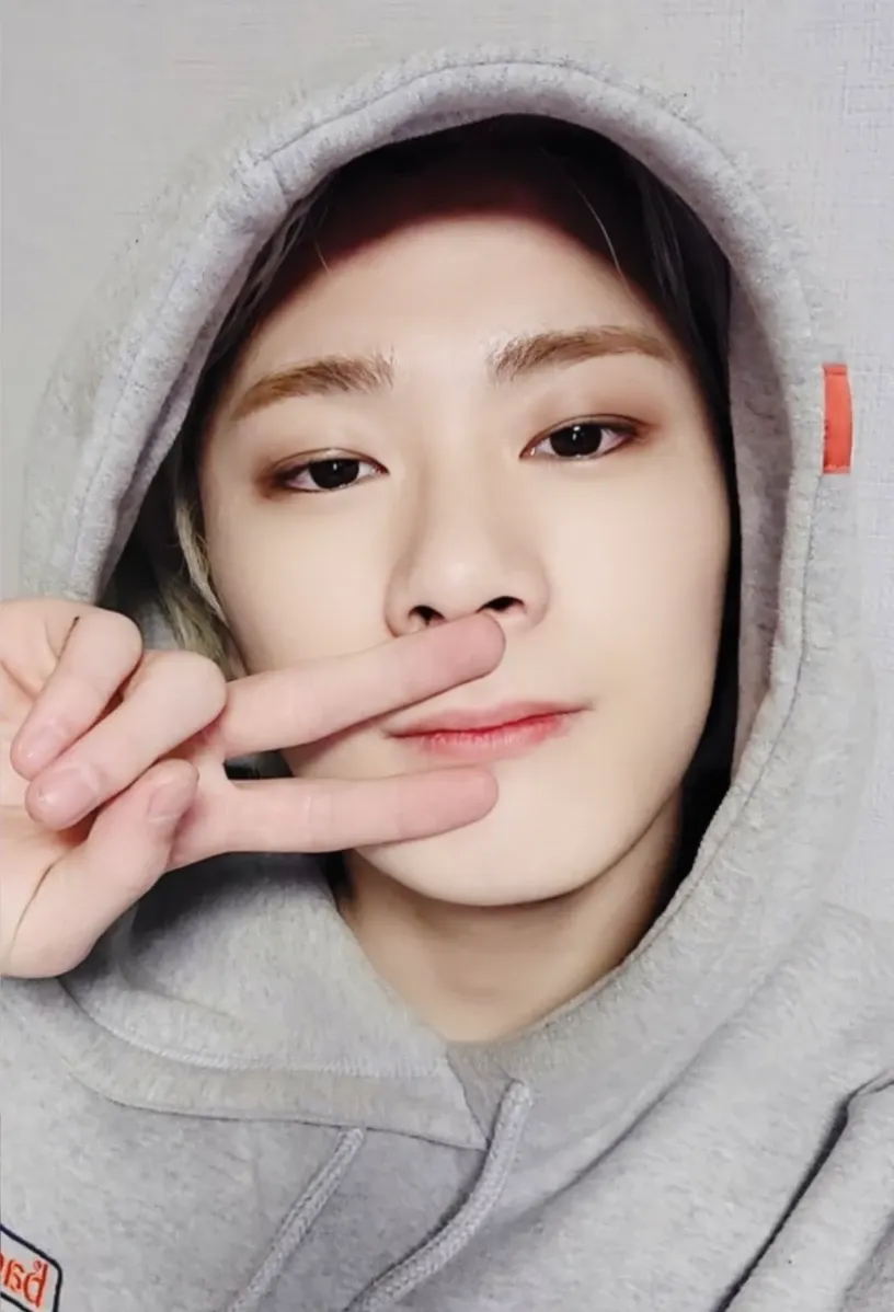 A moment captured by Moonbin (ASTRO)'s fan