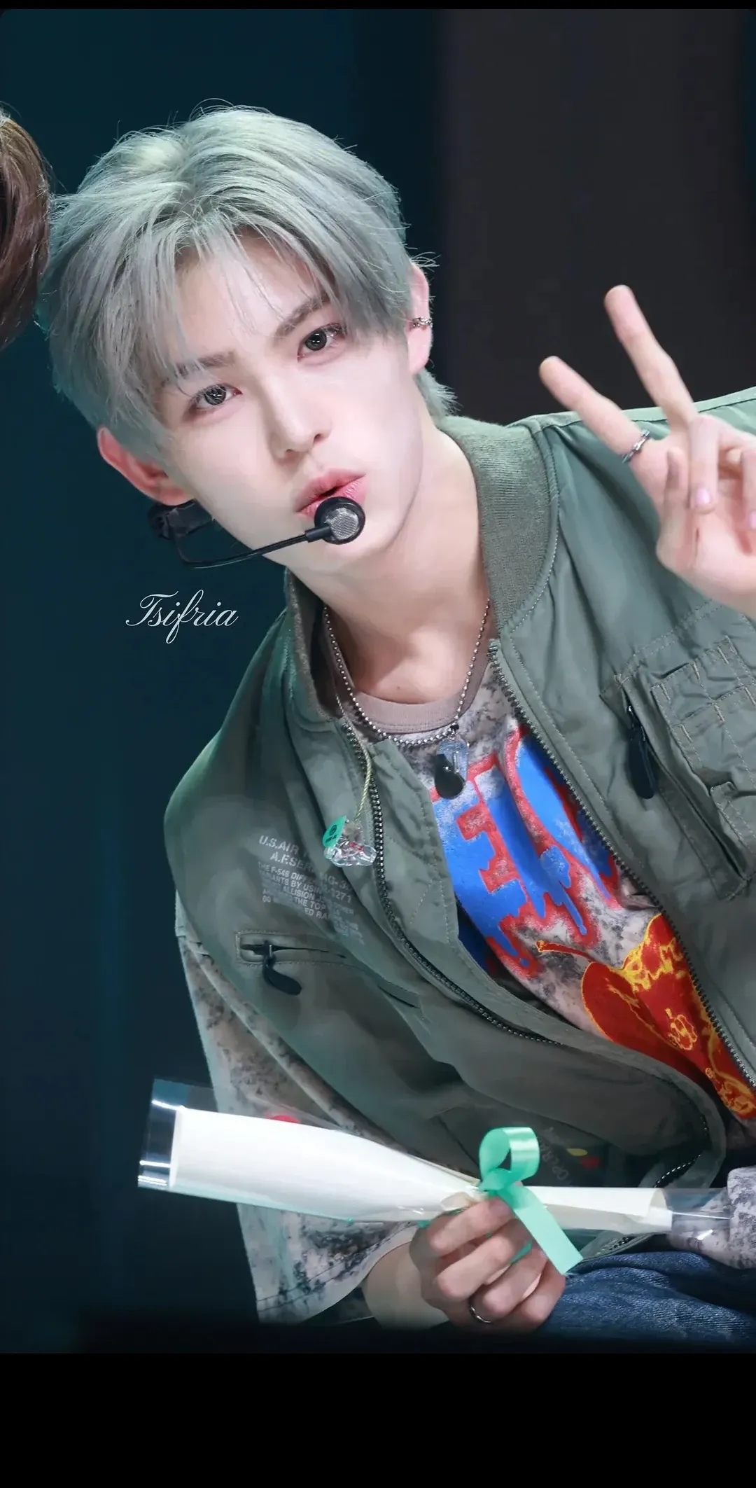 A heartfelt wallpaper shared by Minje (KickFlip)'s fans