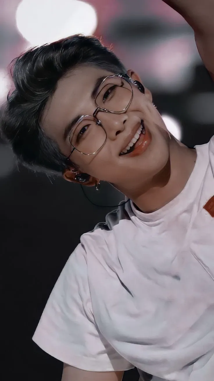 RM (防弹少年团)的最新照片