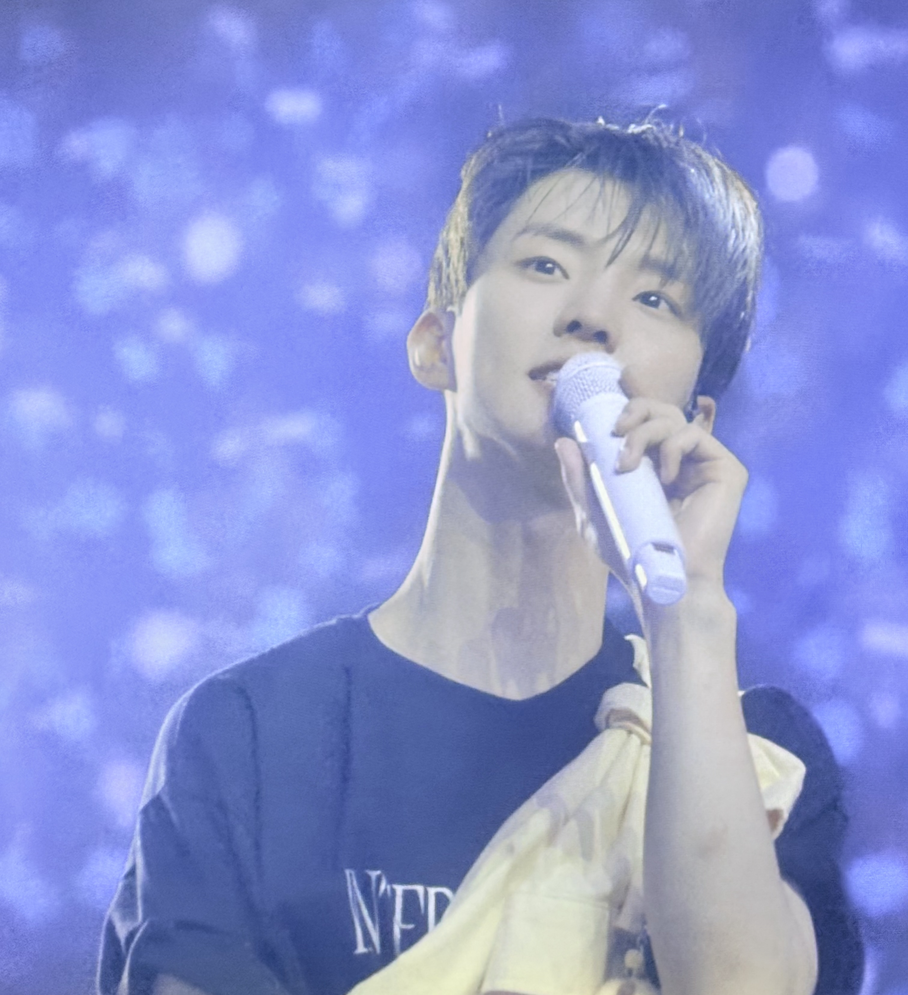 A moment captured by THE BOYZ's fan