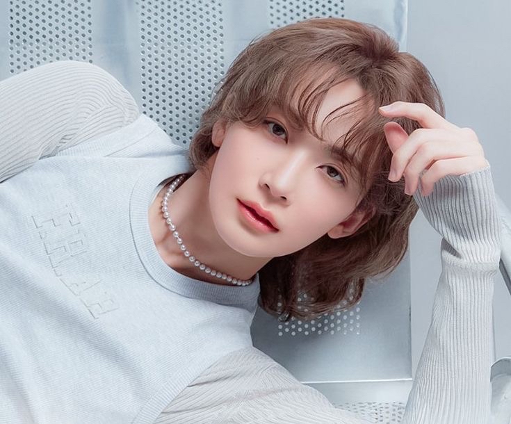 Momen yang diabadikan oleh penggemar Jeonghan (SEVENTEEN)