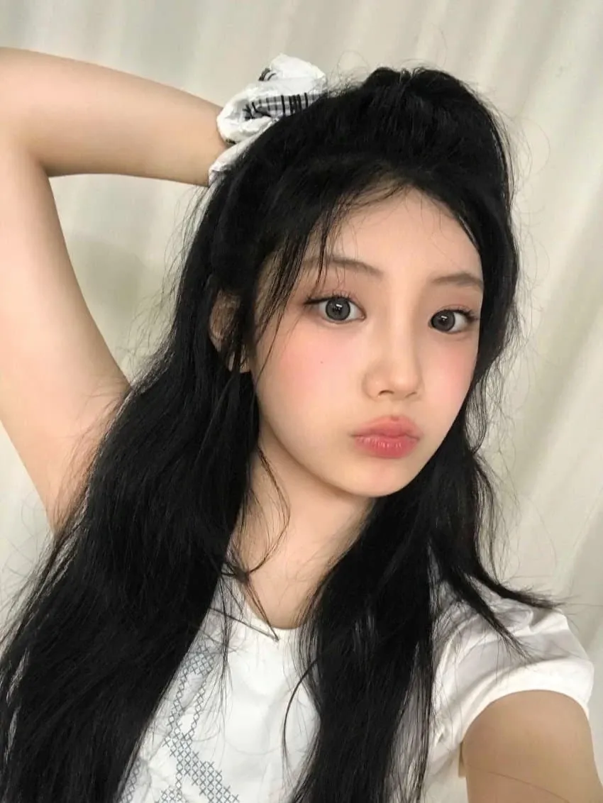 Latest photo of ILLIT