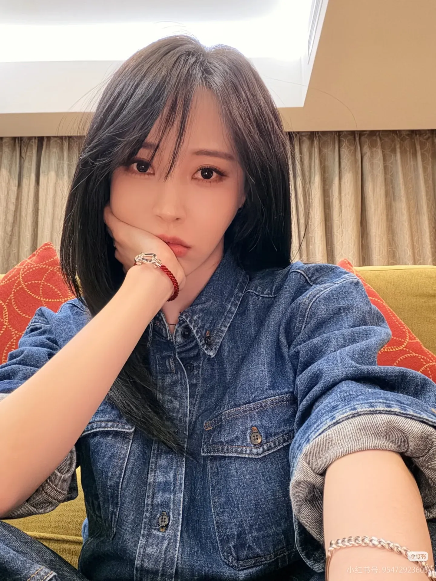 Behind-the-scenes cut of Moonbyul (MAMAMOO)