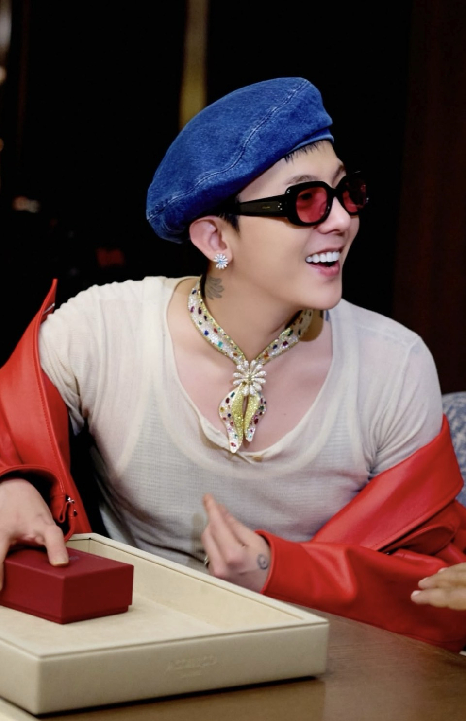 Behind-the-scenes cut of G-DRAGON (BIGBANG)