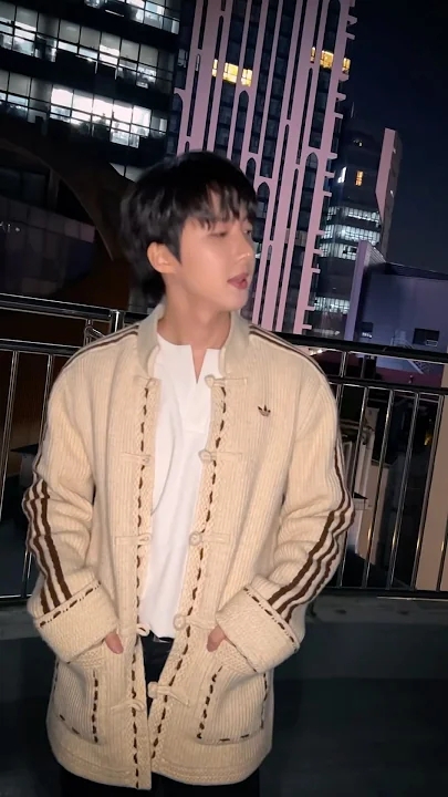 Latest photo of Hui (PENTAGON)