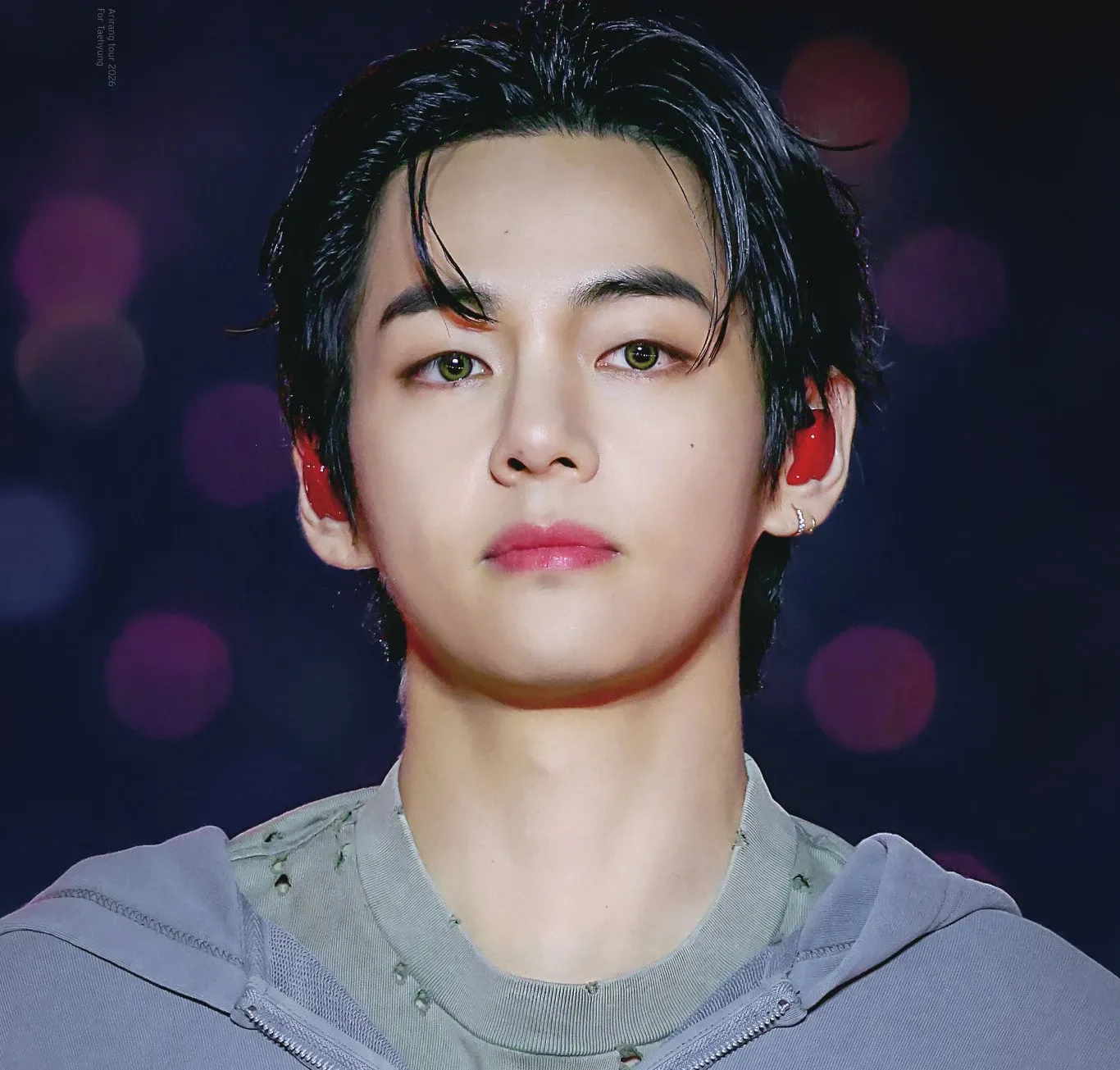 뷔 (방탄소년단)의 최신 사진