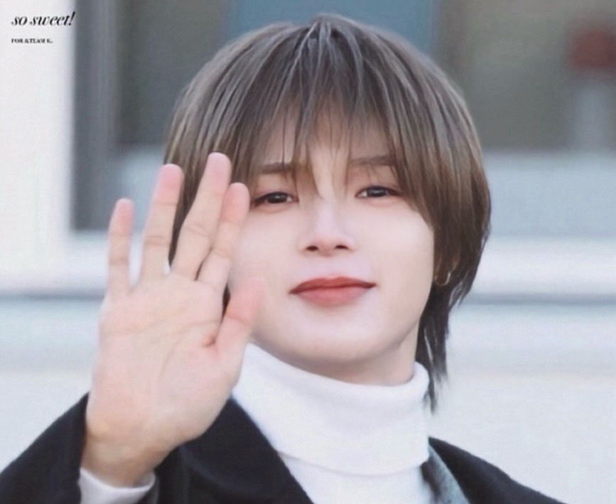 A moment captured by K (&TEAM)'s fan