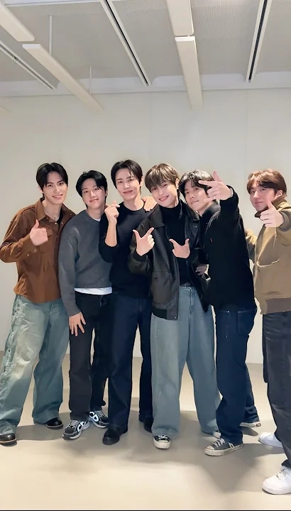 Today's most popular wallpaper in the SF9 community