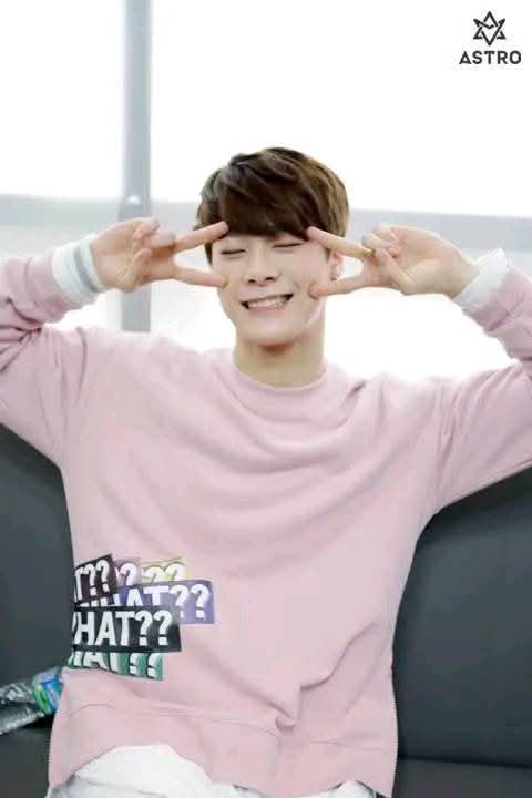 A moment captured by Moonbin (ASTRO)'s fan