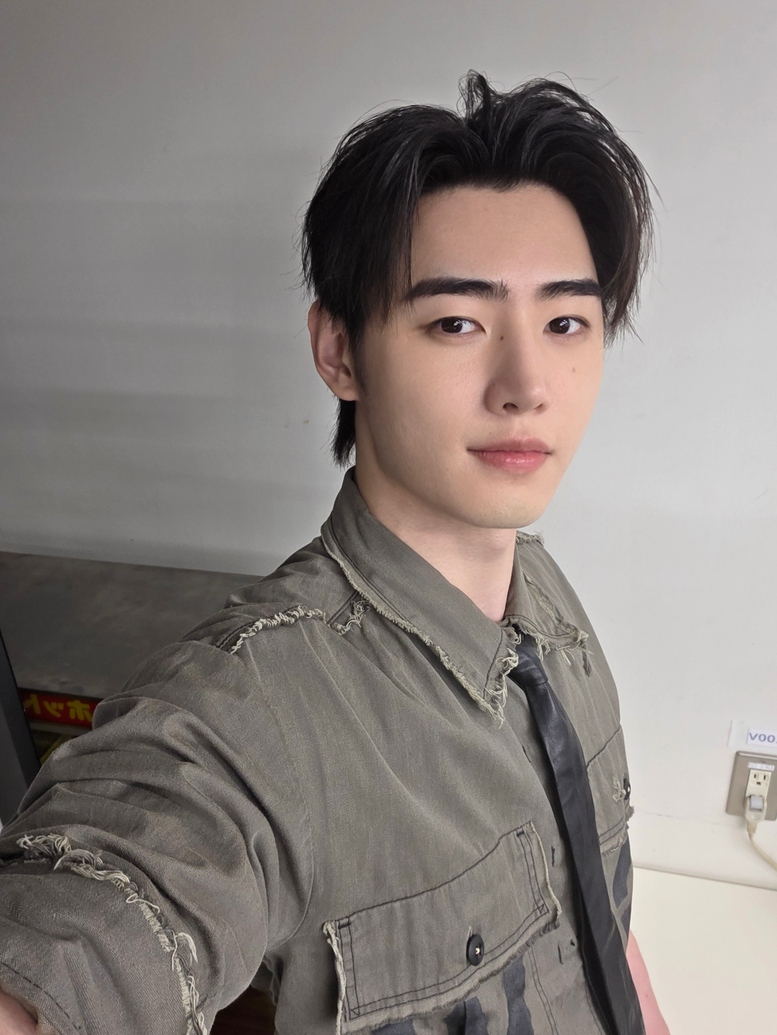 성훈 (ENHYPEN) 최근 활동샷