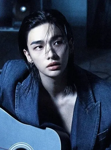 Latest photo of Hyunjin (Stray Kids)