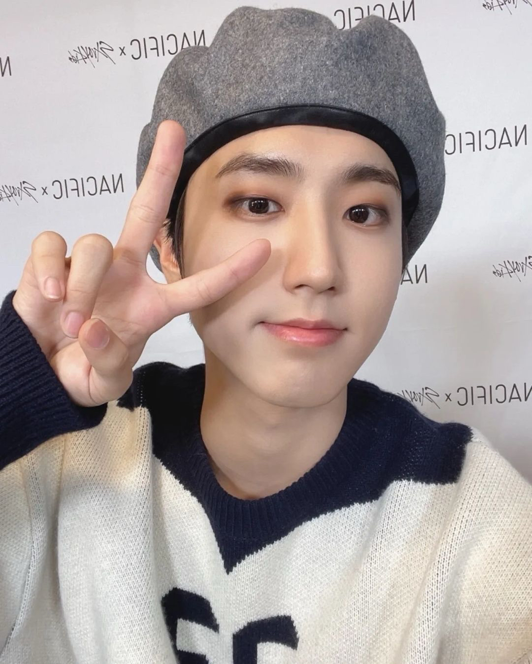 Latest photo of HAN (Stray Kids)