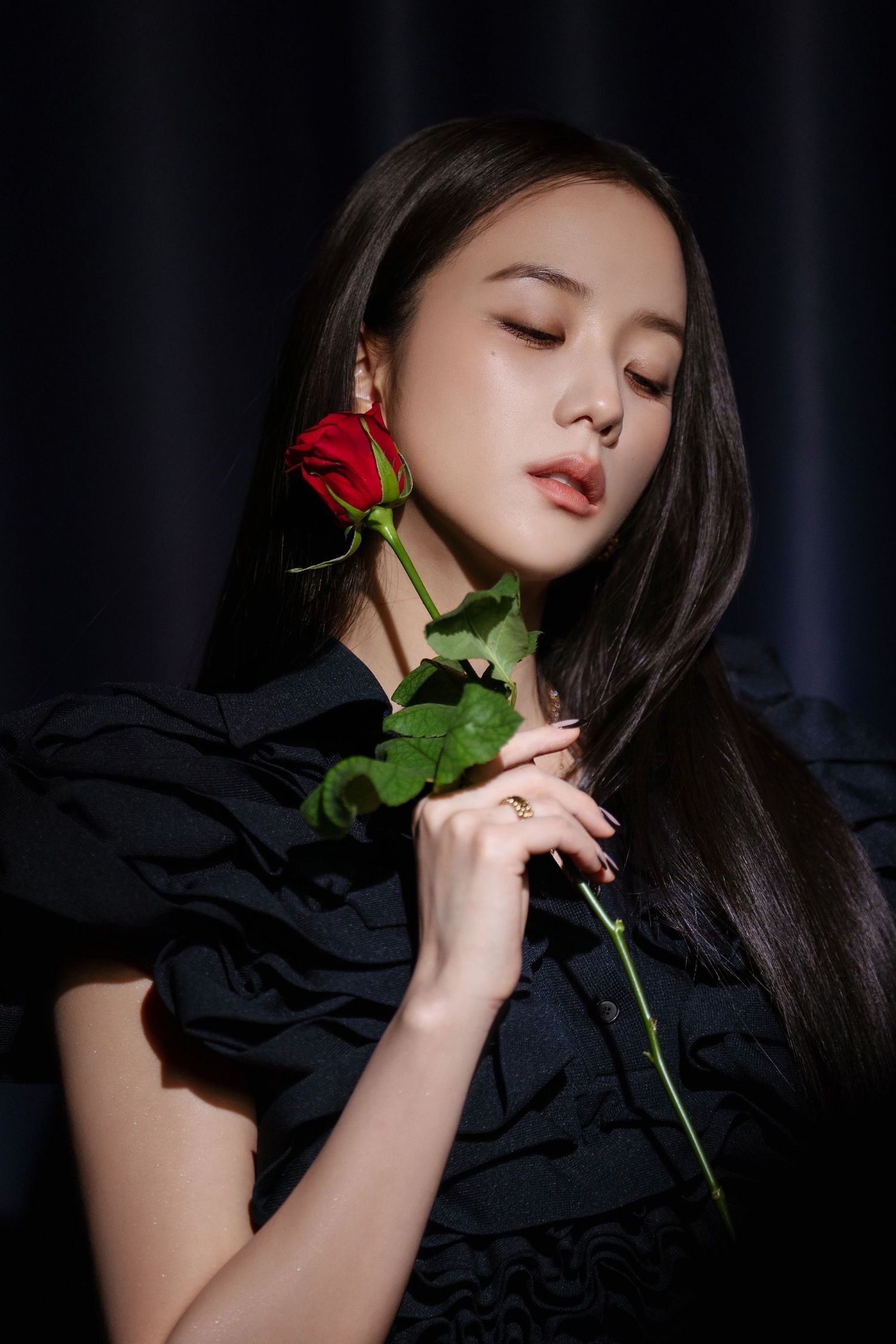 Behind-the-scenes cut of Jisoo (BLACKPINK)