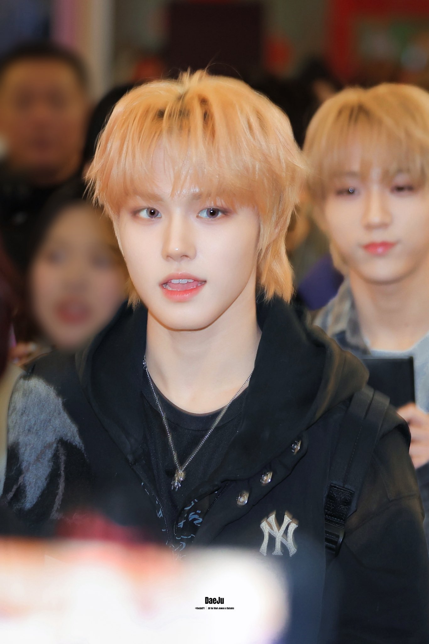 A moment captured by Park Juwon (AHOF)'s fan