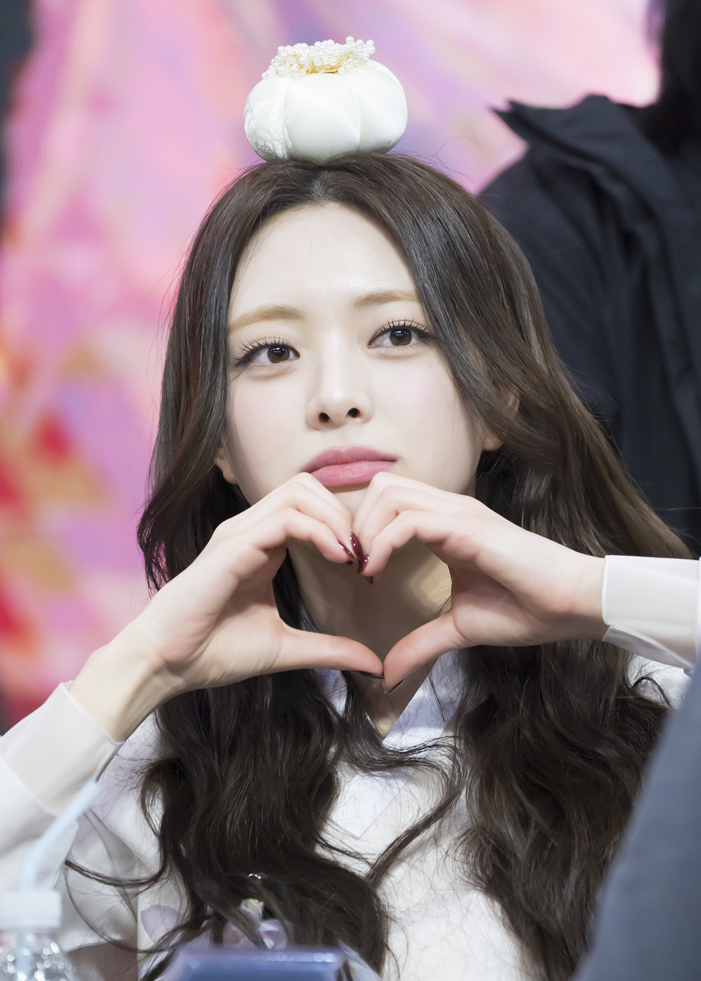 Latest photo of Yuna (ITZY)