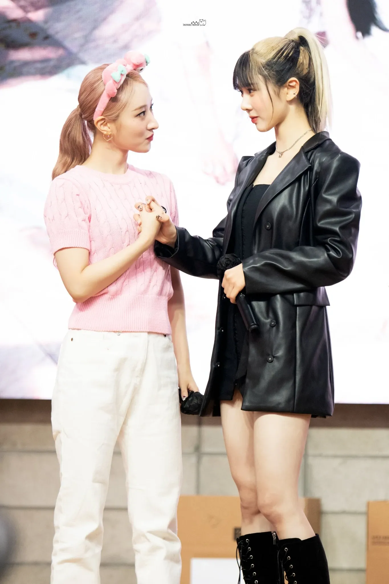 Momen yang diabadikan oleh penggemar DREAMCATCHER