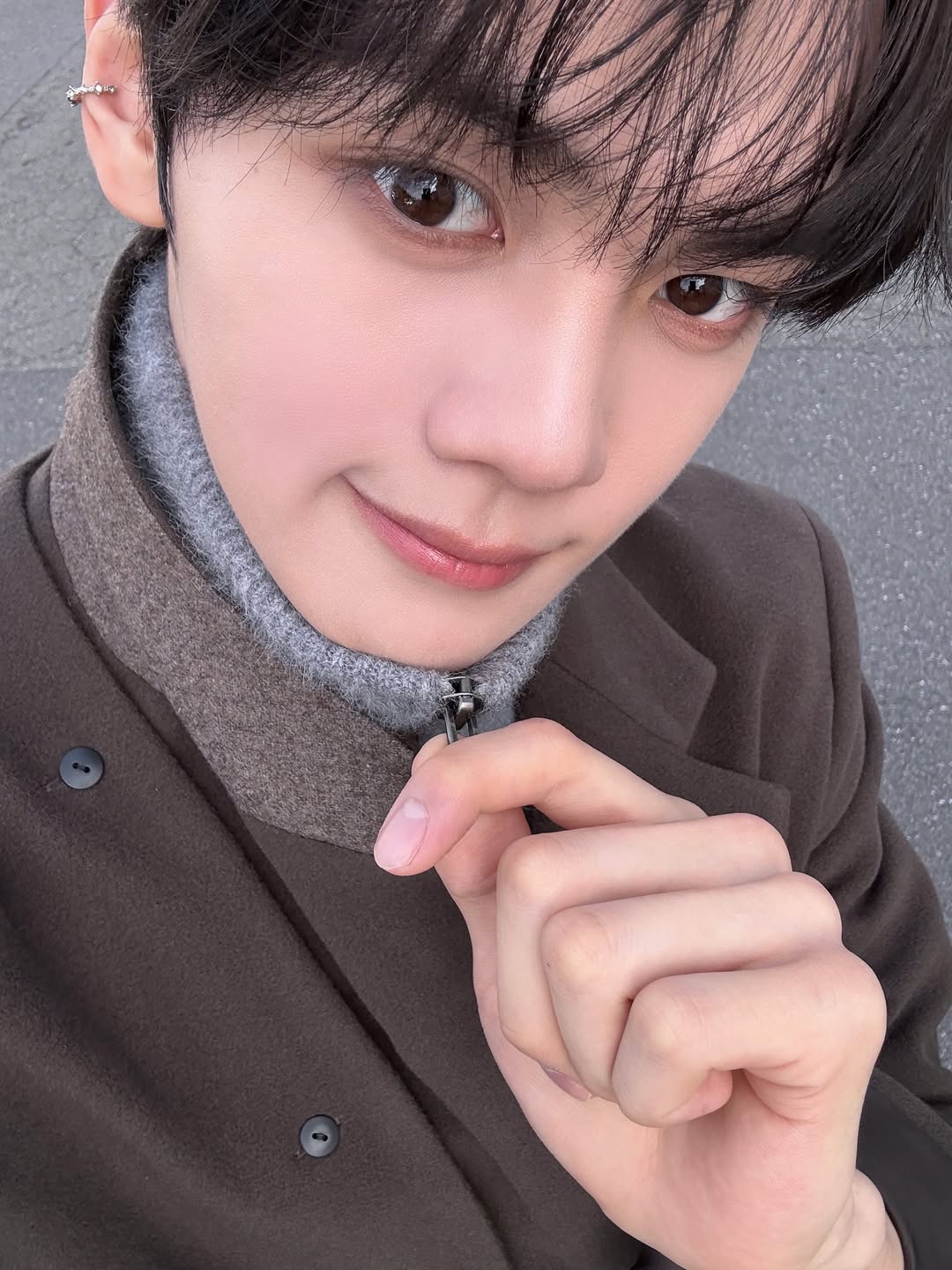 A moment captured by Kim Gyuvin (ZEROBASEONE)'s fan