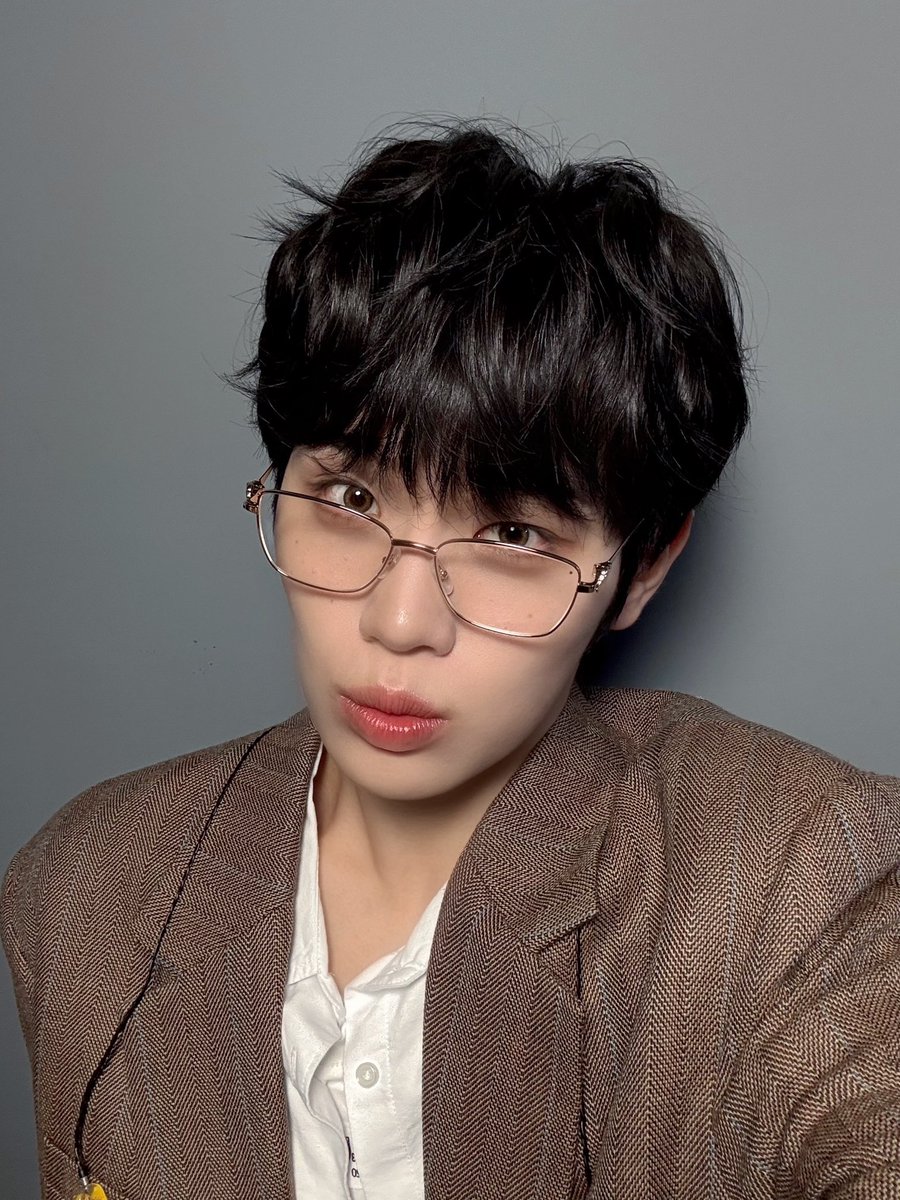 Behind-the-scenes cut of ZEROBASEONE